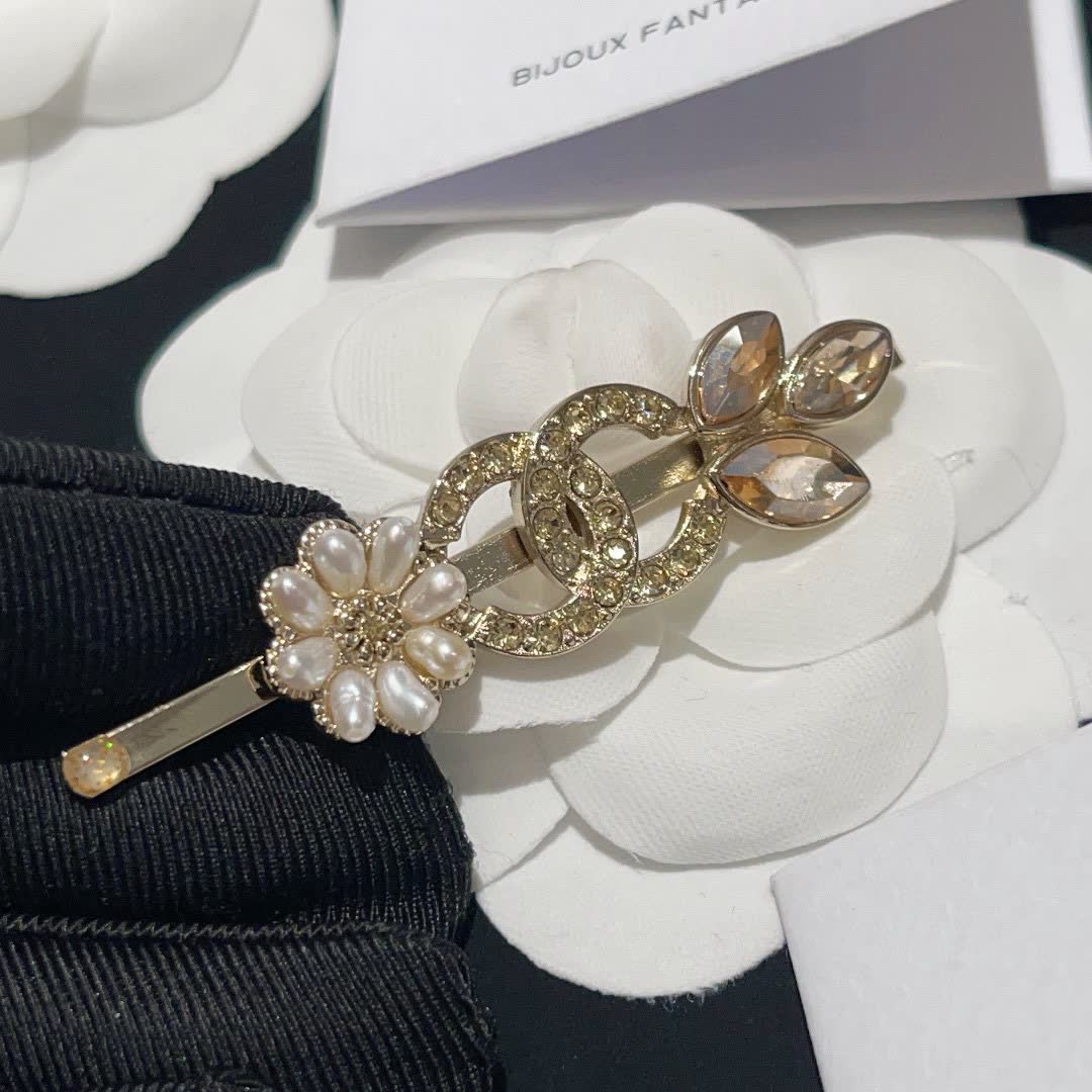 Chanel floral hair clip